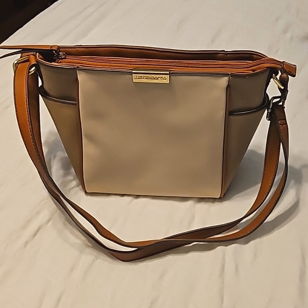 Liz Claiborne Ladies 2 tone tan/beige Lola Crossbody